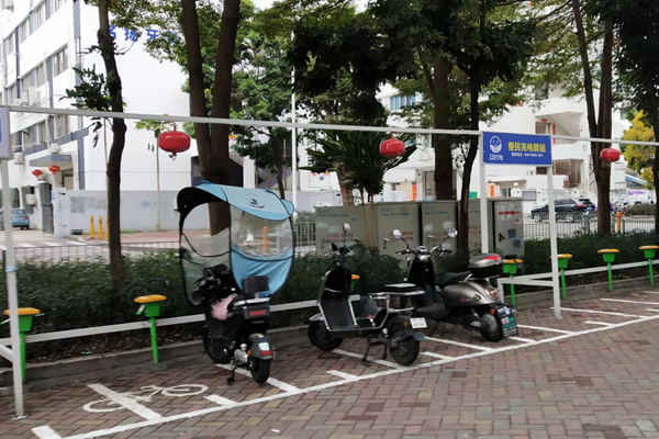 簡(jiǎn)評(píng)關(guān)于電動(dòng)車(chē)充電樁的建設(shè)政策
