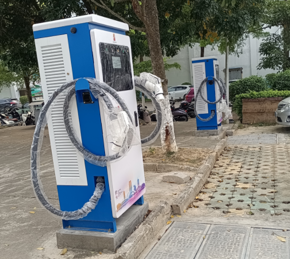 電動(dòng)汽車充電樁 電動(dòng)汽車充電樁