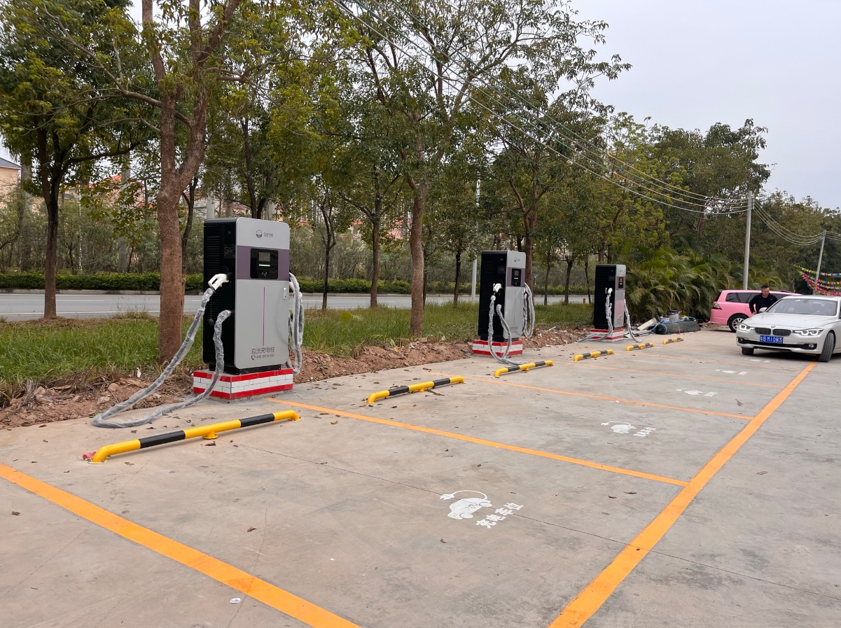 安裝一臺及時電120kw直流樁要多少錢？