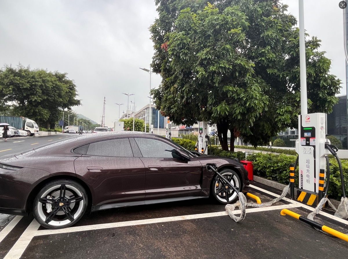 河北?。嘿徺I新能源乘用車，補貼標(biāo)準(zhǔn)提高至2萬元。
