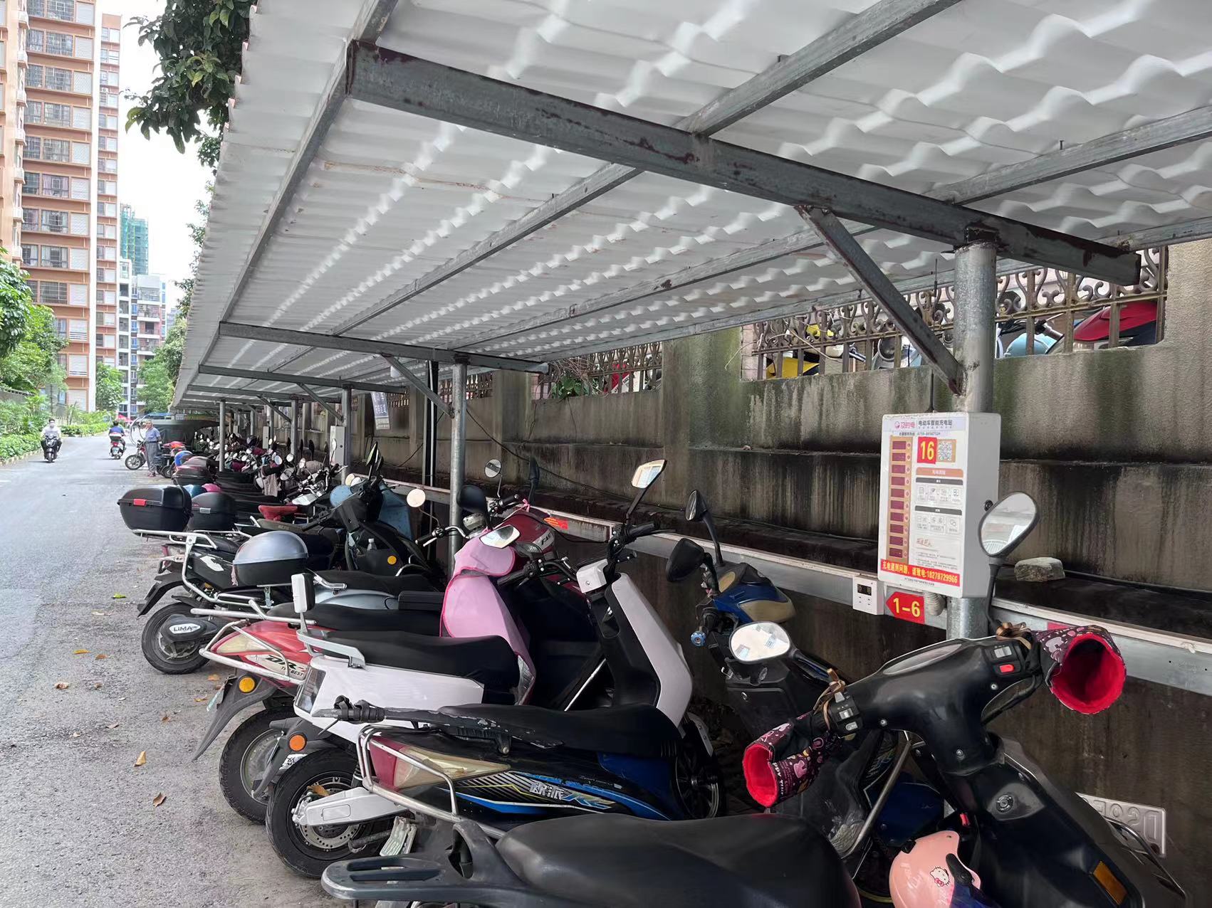 及時(shí)電戶(hù)外10 路電動(dòng)自行車(chē)充電樁下雨天可以充電嗎？
